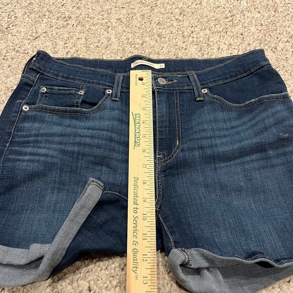 Levi's Denim Mid Length Shorts Womens Sz 31 Inseam 4 Dark Wash Cuff Stretch - Picture 7 of 9
